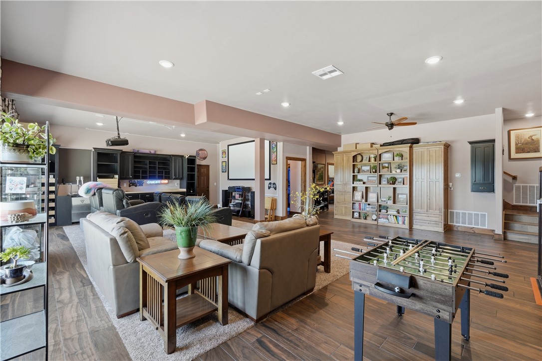 DANNENFELSER FAMILY SUB - Residential