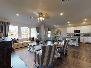WALNUT HILL SUB PH VI-PEA RIDGE - Residential