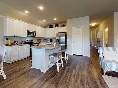 WALNUT HILL SUB PH VI-PEA RIDGE - Residential