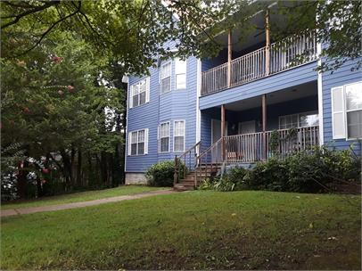 Move-in Special $100 Off 1st month's rent. Location! Location! Experience downtown Fayetteville! Lovely 2 bedroom, 1 bath apartment in 4-plex - 883 square feet. Living room has big windows. Kitchen appliances include full-size refrigerator, stove, dishwasher and garbage disposal. Washer and dryer in unit. Good-sized bedrooms with walk-in closets. Tub/shower comb. All electric unit. This fabulous apartment with an amazing balcony is a place you will want to call home. Great location to experience downtown Fayetteville. Walking distance to the U/A, downtown Fayetteville & Fayetteville Square.