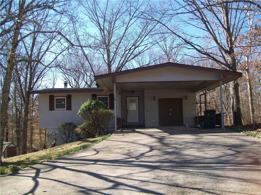 Beautiful updated home with over 2,000 sq. ft! This home boast a stunning kitchen with granite, updated Kraft Maid cabinets  with soft close drawers.  Home was remodeled in 2008 to include new roof, hvac, Thermopane windows, lights, septic, water heater, bathroom vanities.  BRAND NEW 8 x 20 deck. Home sits on quiet cul-de-sac with flat yard.  Home is priced to sell.