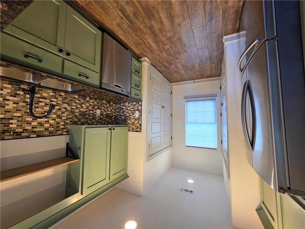 Lincoln Sub Bvv - Residential Lease