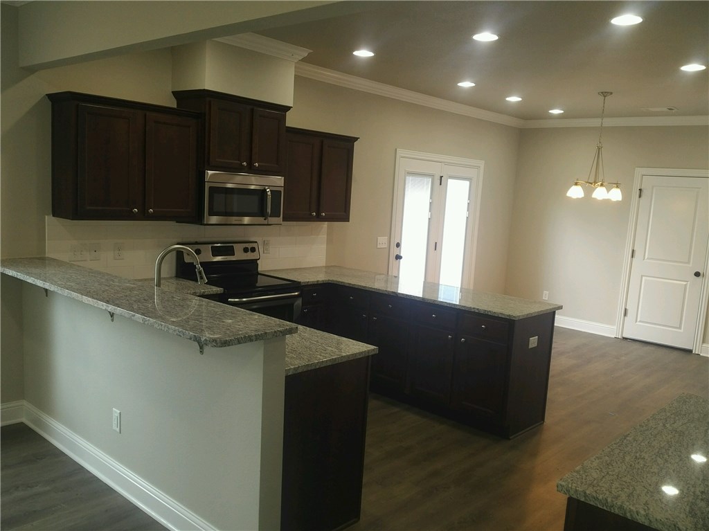 Deane-Sang Townhomes - Residential Lease