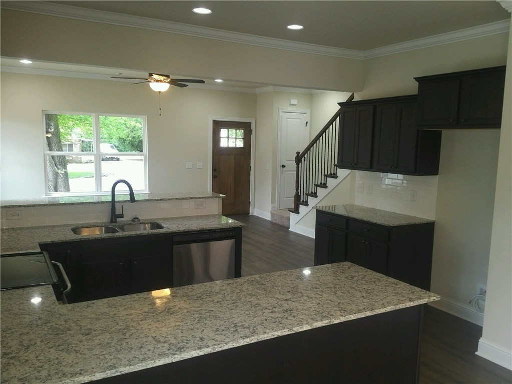 Deane-Sang Townhomes - Residential Lease