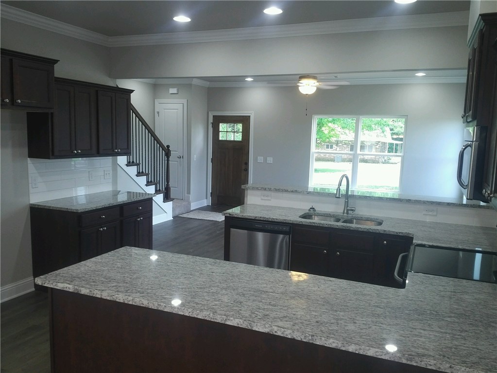 Deane-Sang Townhomes - Residential Lease