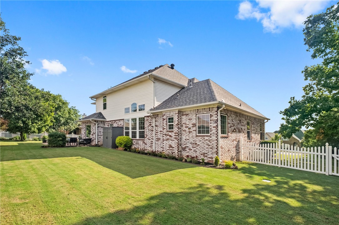 Eagle Crest 1 - Residential
