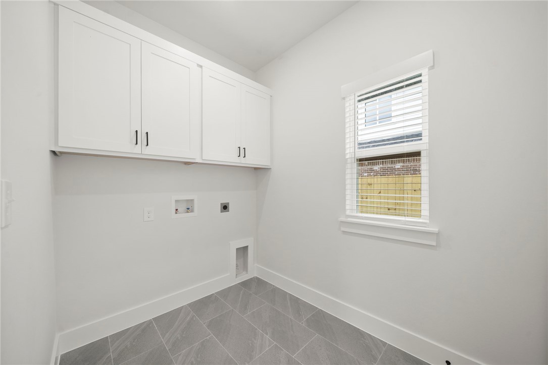 DIAMOND ESTATES PH V-CENTERTON - Residential
