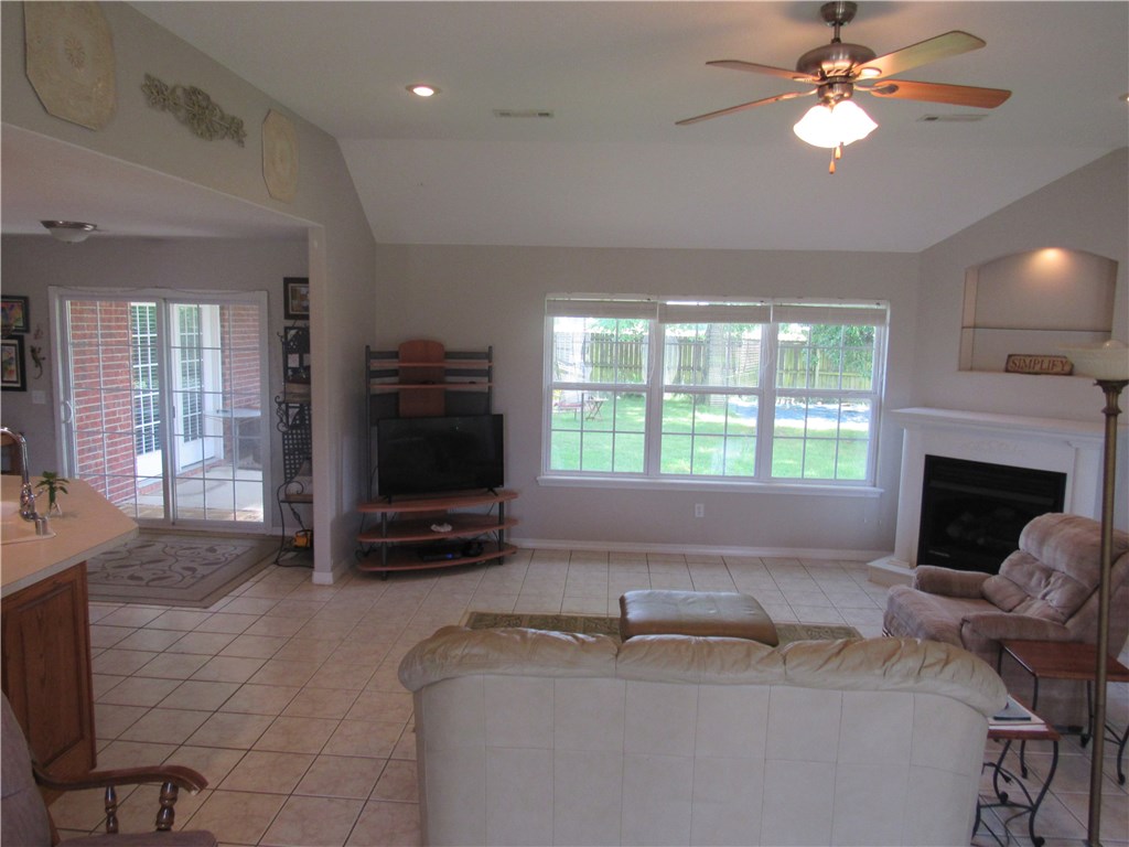 Stonecrest Sub Ph 1 Siloam Spgs - Residential