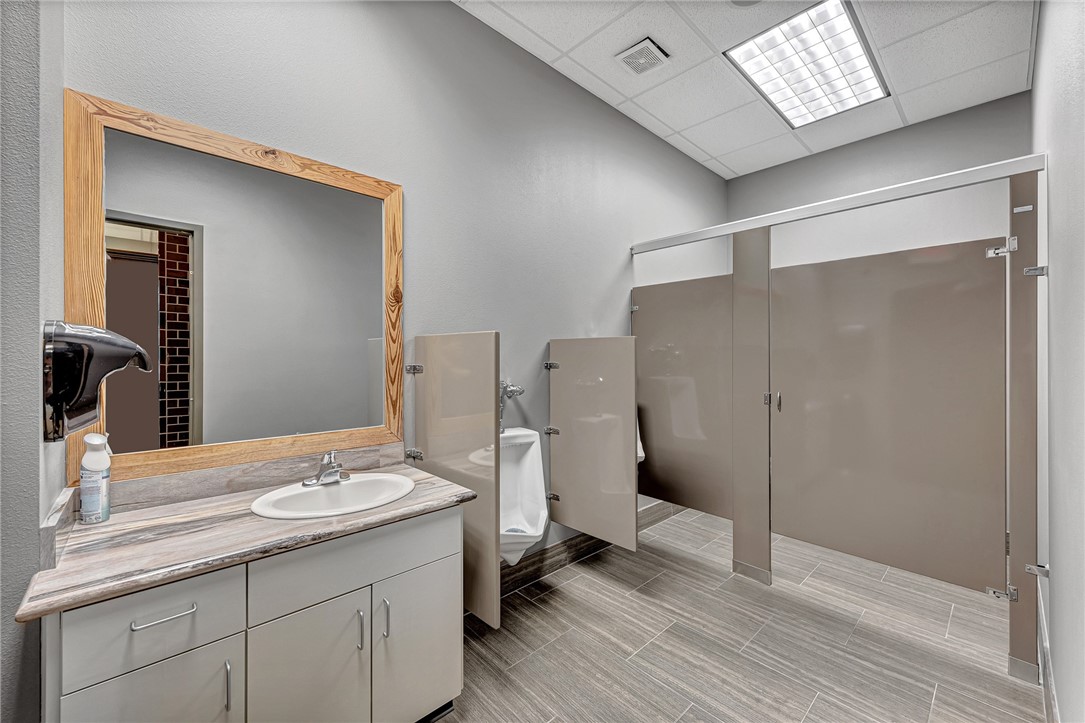 Southern Hills Business Park Add-Rogers - Commercial Lease