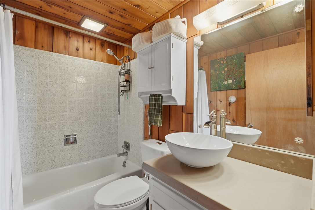 Unit 5 Holiday Island - Residential