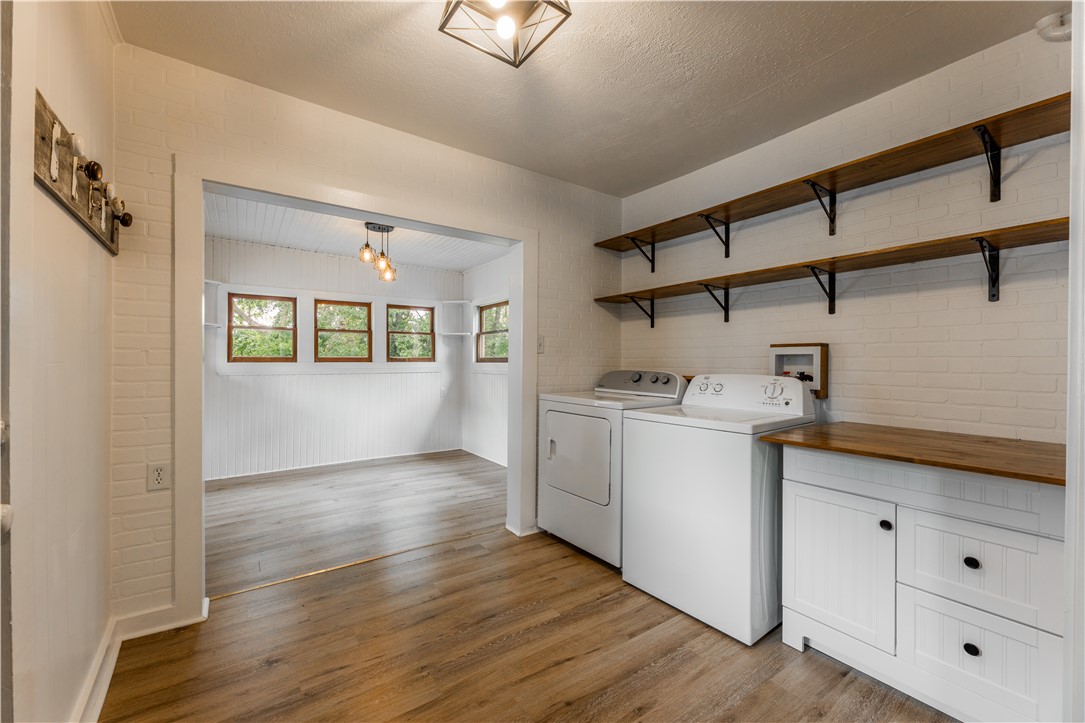 Couchs Add Siloam Spgs - Residential