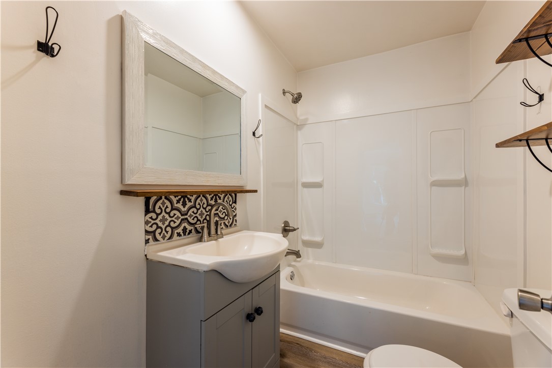 Couchs Add Siloam Spgs - Residential