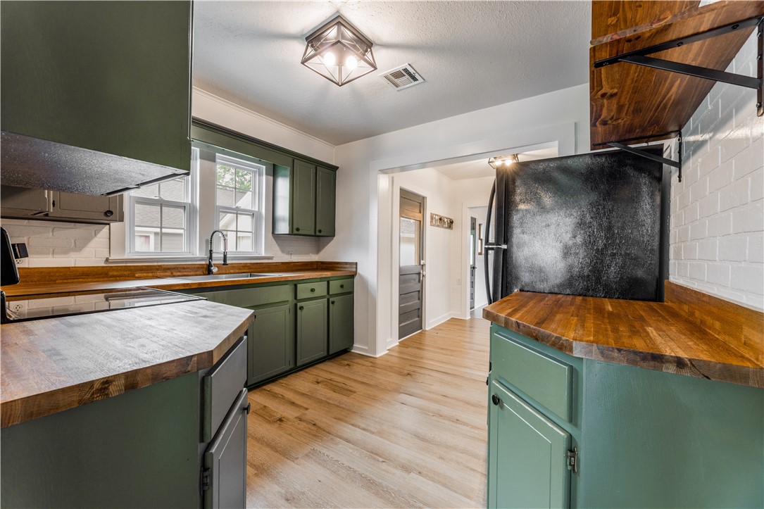 Couchs Add Siloam Spgs - Residential