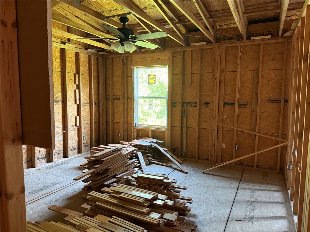 Tudor Sub Bvv - Residential