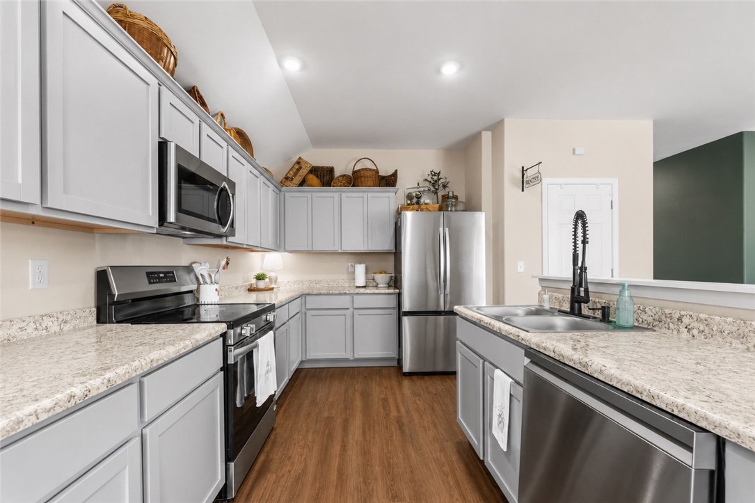 Walnut Hill Sub Ph Ii Pea Ridge - Residential