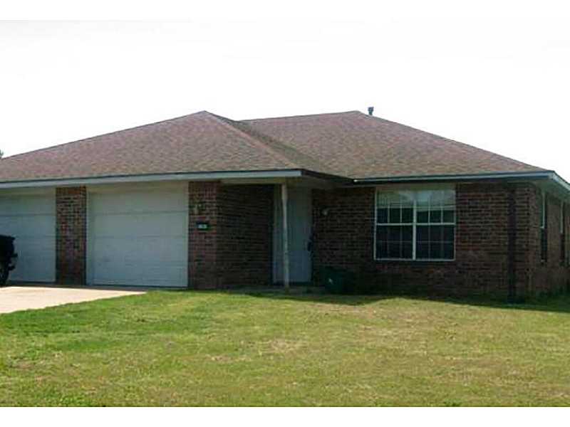 Great opportunity to own a package of 9 duplexes, 18 units total. This 100% occupied group of duplexes is an excellent investment. Can arrange to see one unit prior to offer or make offer,contingent on satisfaction with all units. Six 3 br/2 ba, three 2 br/2 ba units.