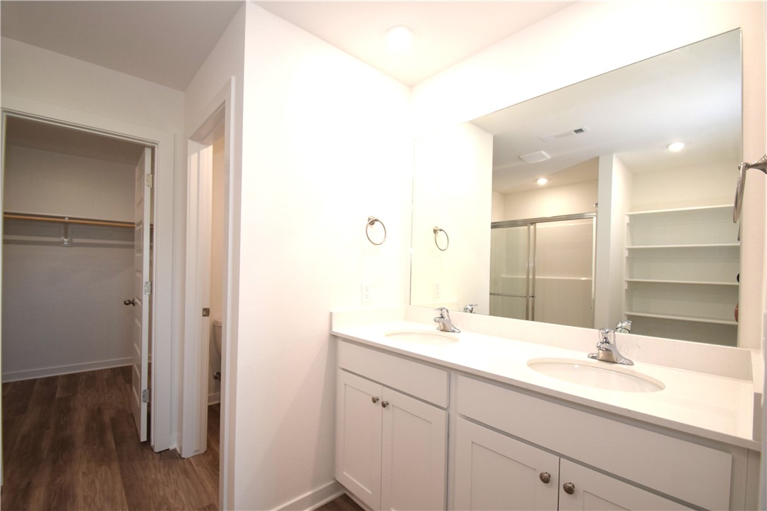 Wagon Wheel Crossing - Residential Lease