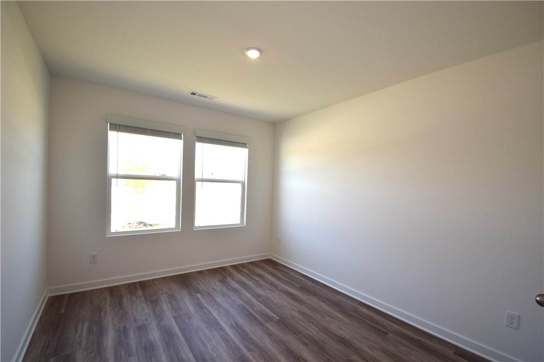 Wagon Wheel Crossing - Residential Lease