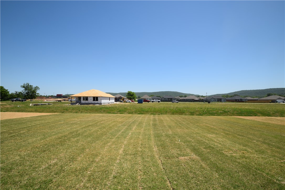Wagon Wheel Crossing - Residential Lease