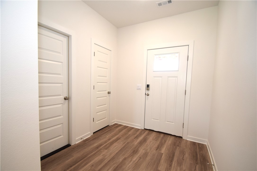 Wagon Wheel Crossing - Residential Lease