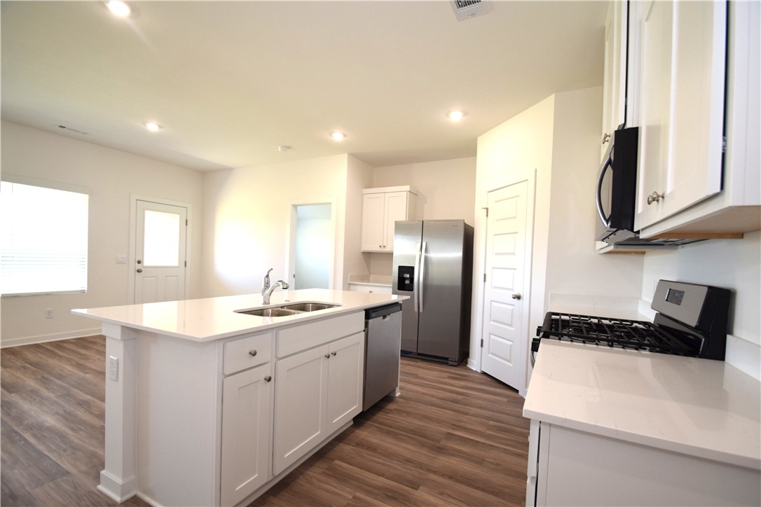 Wagon Wheel Crossing - Residential Lease