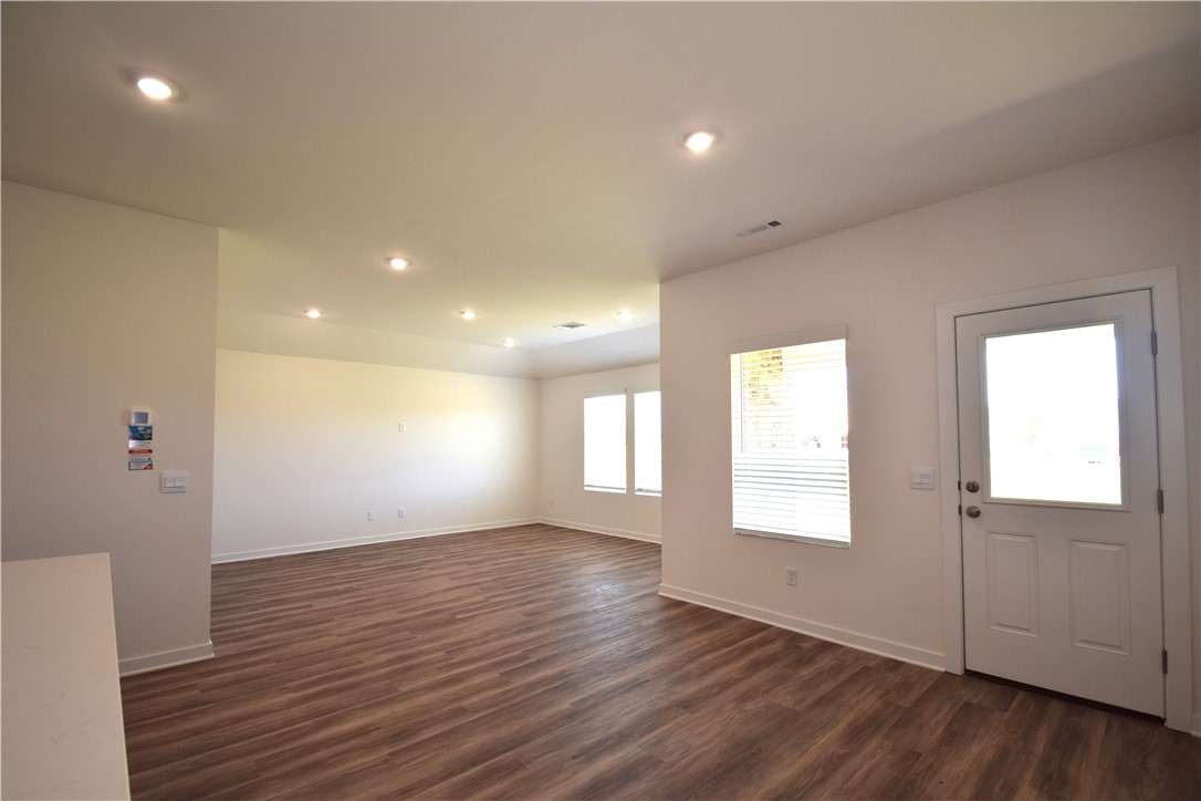 Wagon Wheel Crossing - Residential Lease