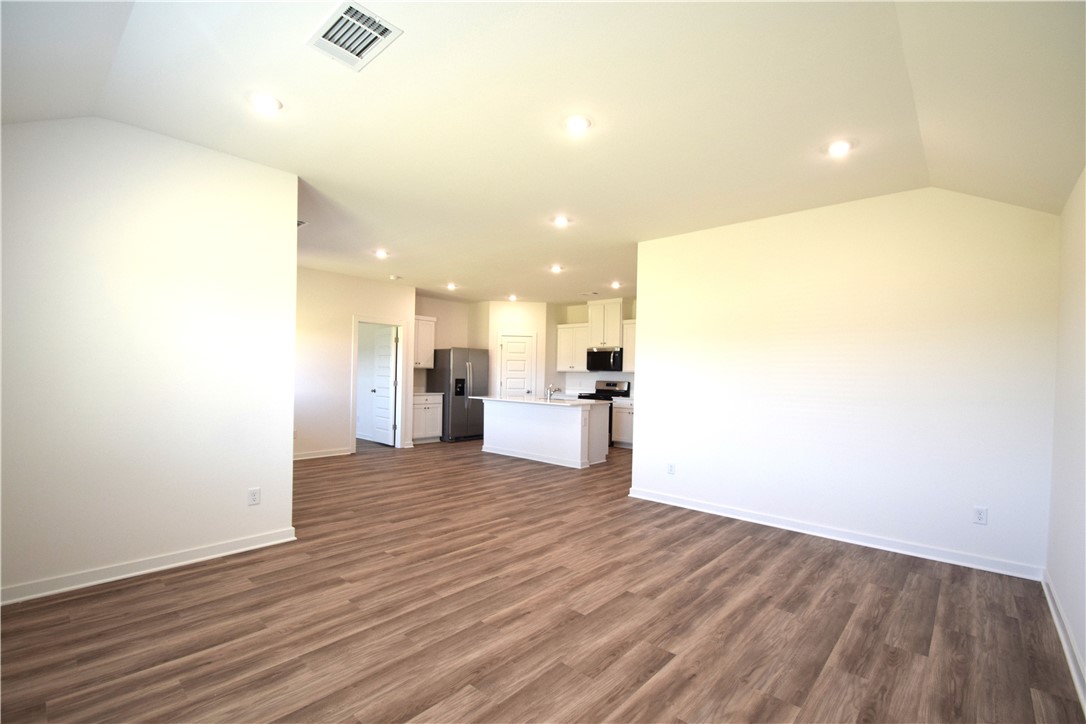 Wagon Wheel Crossing - Residential Lease