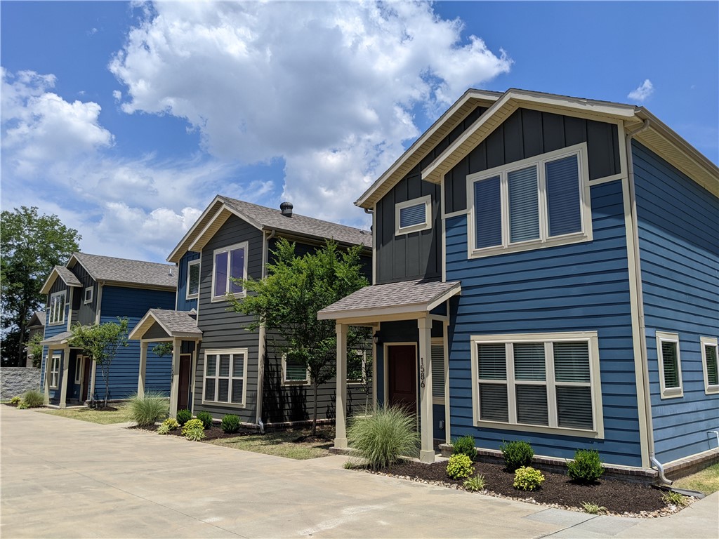 High demand, turnkey rental property consisting of 6 individual houses within walking distance of University of Arkansas, shopping, and dining.  This is a fully leased property through July 2024 with a track record of tremendous rental income appreciation.
Newly built in 2019 each home features 3 bedrooms, 2.5 bathrooms, 2-car garage plus 3rd parking space, stainless steel appliances, granite counters, and laundry room with washer/dryer. PLEASE DO NOT DISTURB TENANTS.