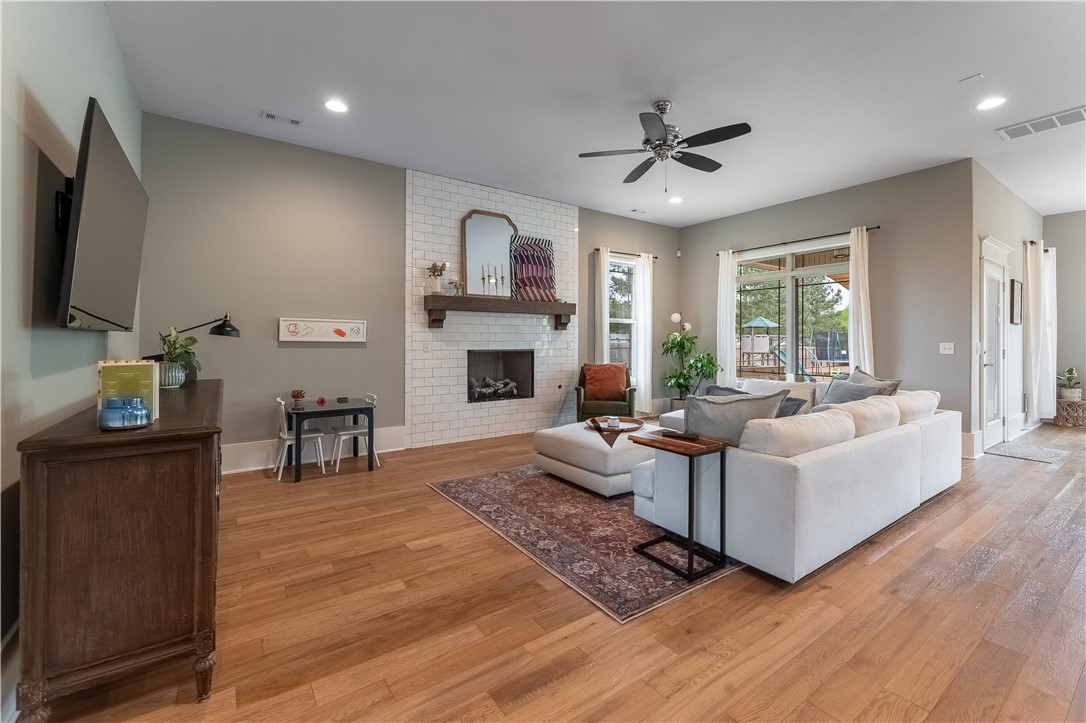 Otter Creek Estates Ph I Cave Spgs - Residential