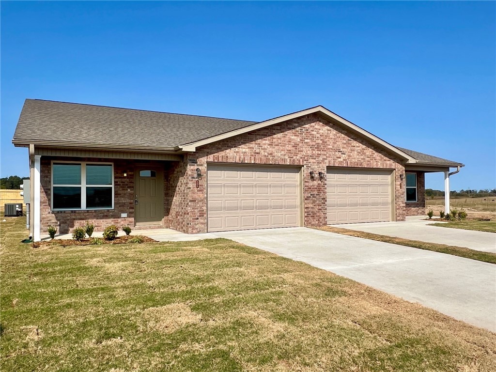 Brand new duplexes in Bentonville close to NWA Reginal Airport for lease. Home features 3 bedrooms, 2 bathrooms, 2 car garage, LVP throughout home, granite countertops, ceiling fans, open floorplan, covered back patio for grilling/entertaining, and all appliances included. 1 month free rent for tenant with all 1-year leases signed by Dec 1, 2024.