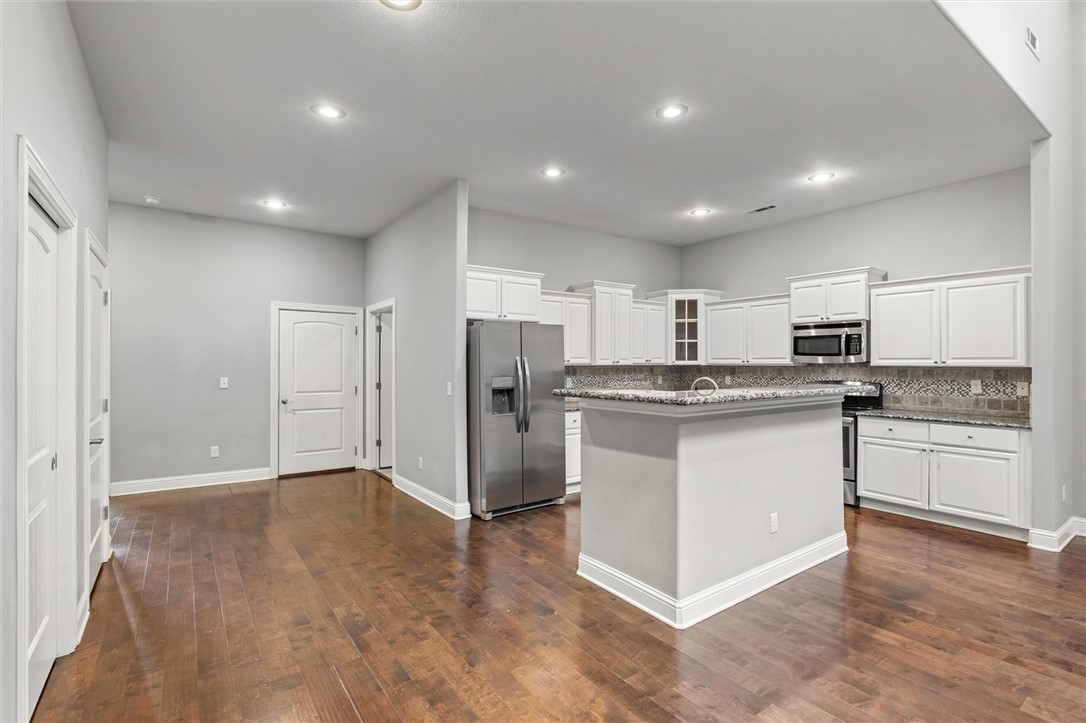 Three Oaks Townhomes - Residential