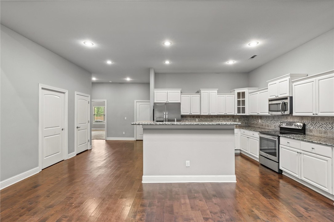 Three Oaks Townhomes - Residential