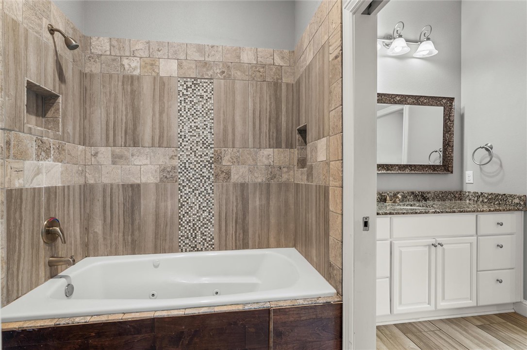 Three Oaks Townhomes - Residential