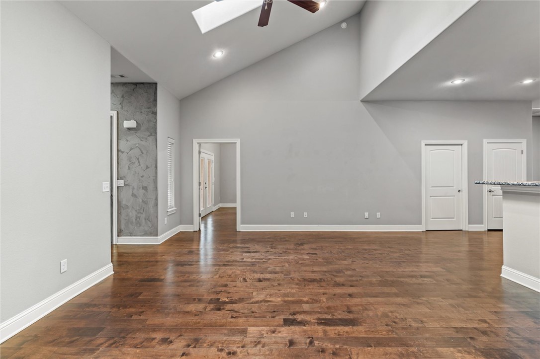 Three Oaks Townhomes - Residential