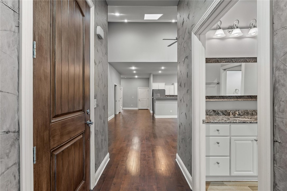 Three Oaks Townhomes - Residential
