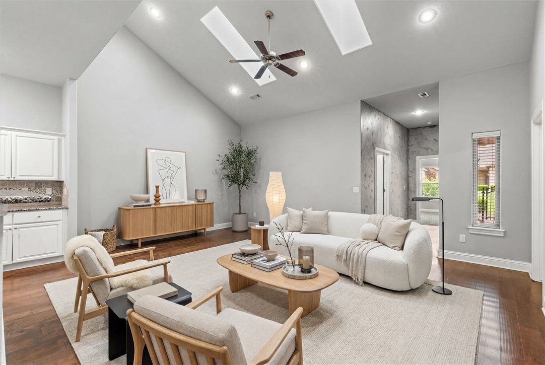Three Oaks Townhomes - Residential