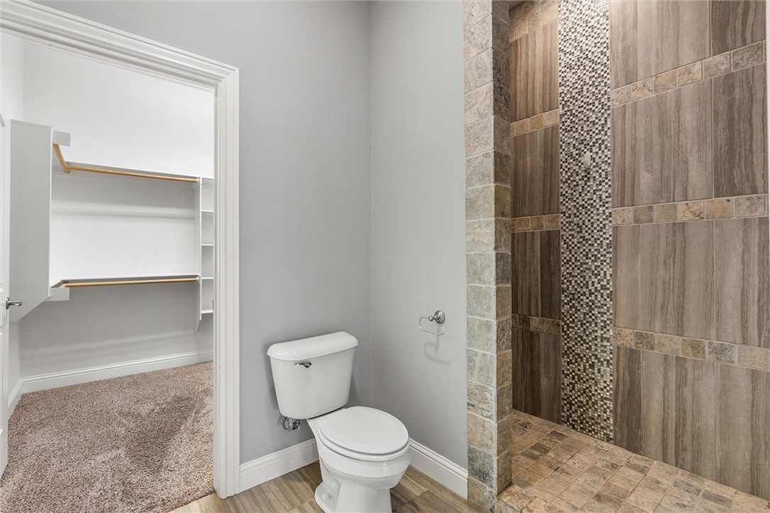 Three Oaks Townhomes - Residential