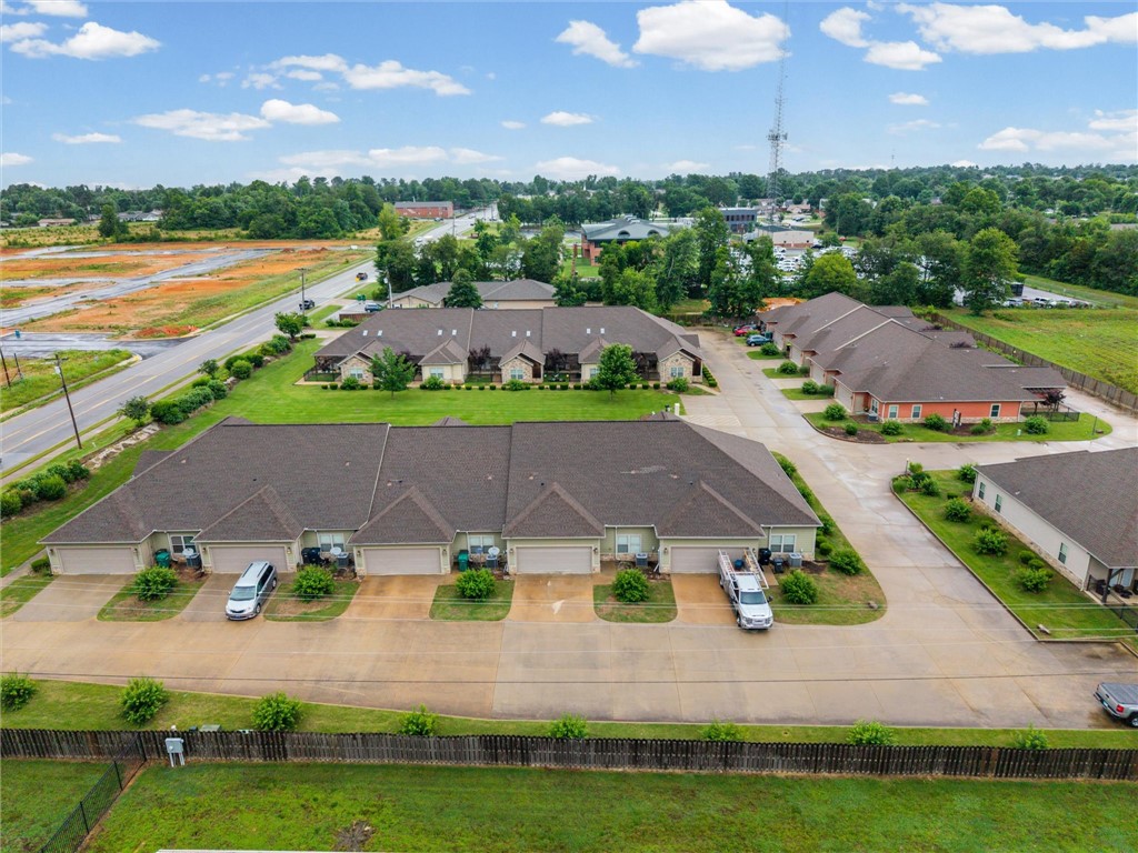 Three Oaks Townhomes - Residential