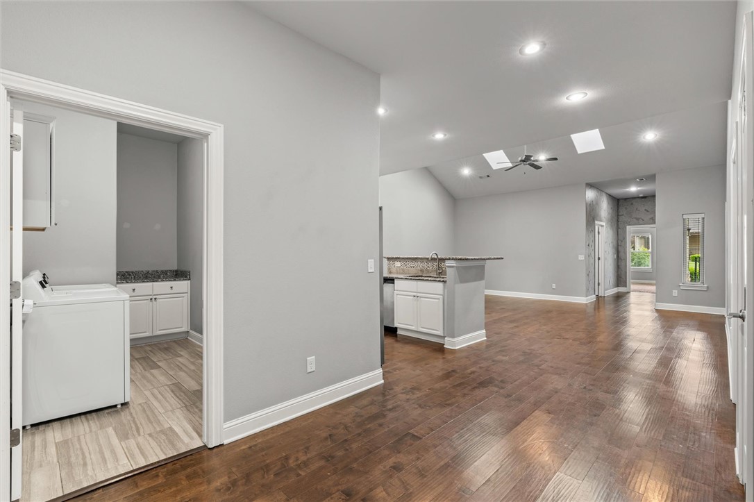 Three Oaks Townhomes - Residential