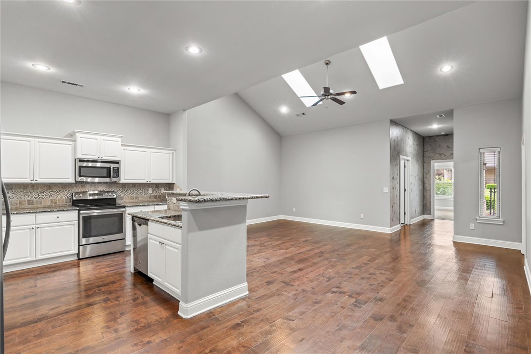 Three Oaks Townhomes - Residential