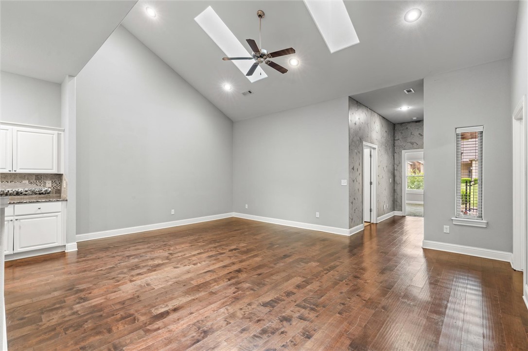 Three Oaks Townhomes - Residential