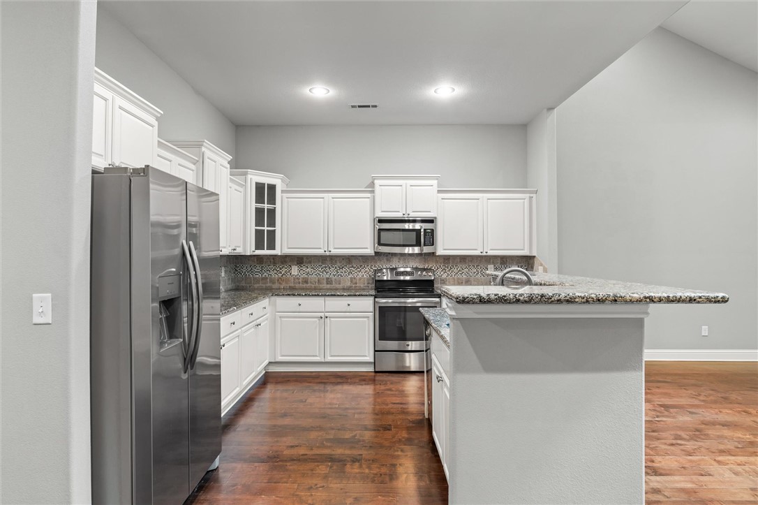 Three Oaks Townhomes - Residential