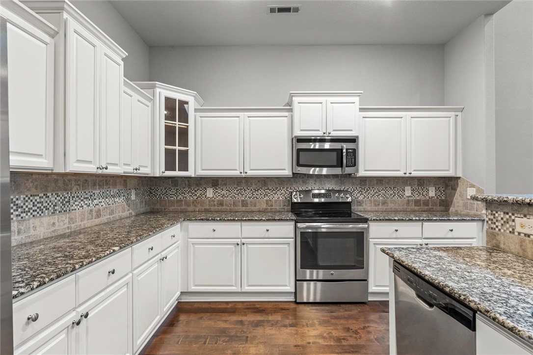 Three Oaks Townhomes - Residential