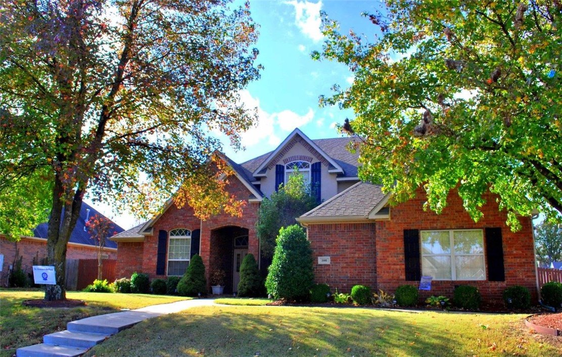 Look no further than this gorgeous 4 bedroom home, set on a corner lot in the conveniently located College Place subdivision. This spacious, open floor plan home boasts a large kitchen, great for entertaining. Other features include 3 car garage, irrigation system, wired for sound throughout, plumbed for central vac, and large back yard.
