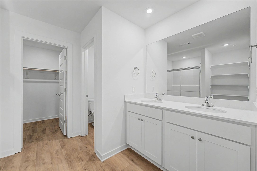 Wagon Wheel Crossing - Residential Lease