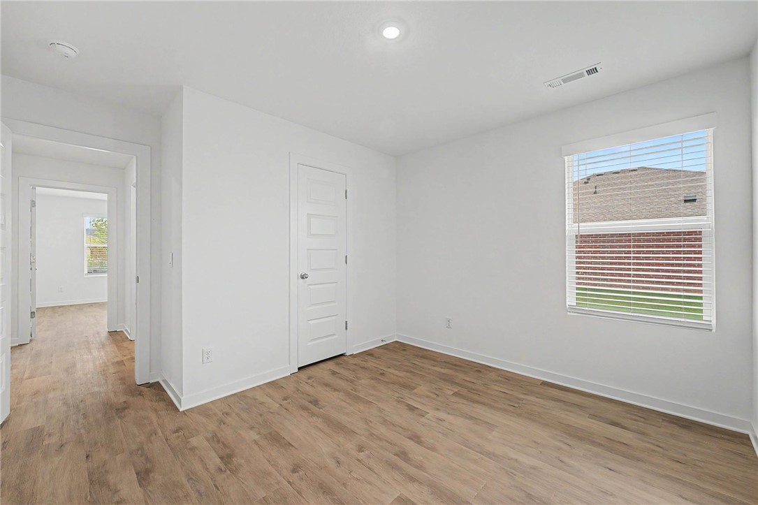 Wagon Wheel Crossing - Residential Lease