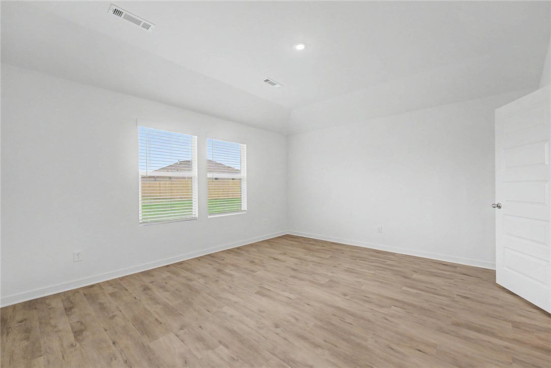 Wagon Wheel Crossing - Residential Lease