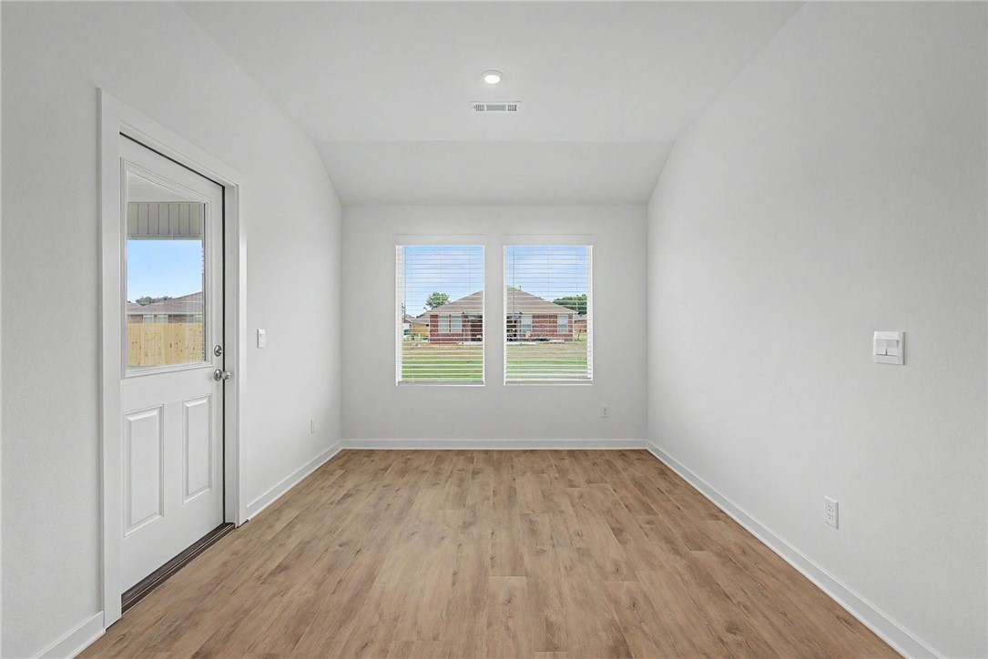 Wagon Wheel Crossing - Residential Lease