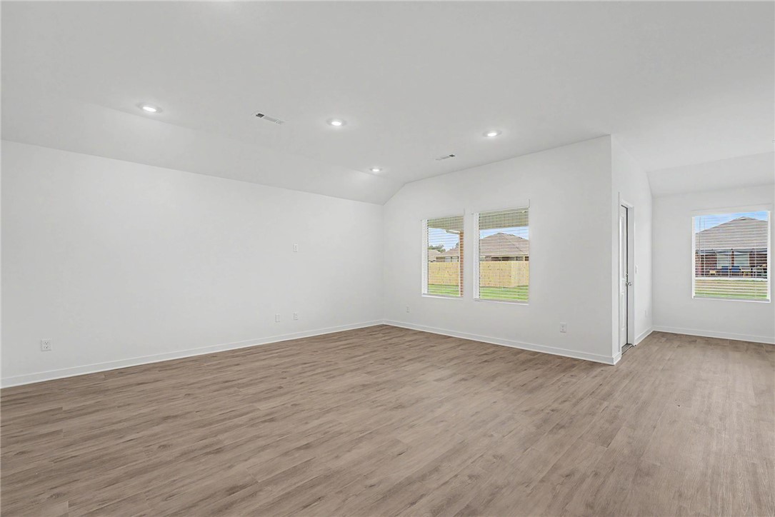Wagon Wheel Crossing - Residential Lease