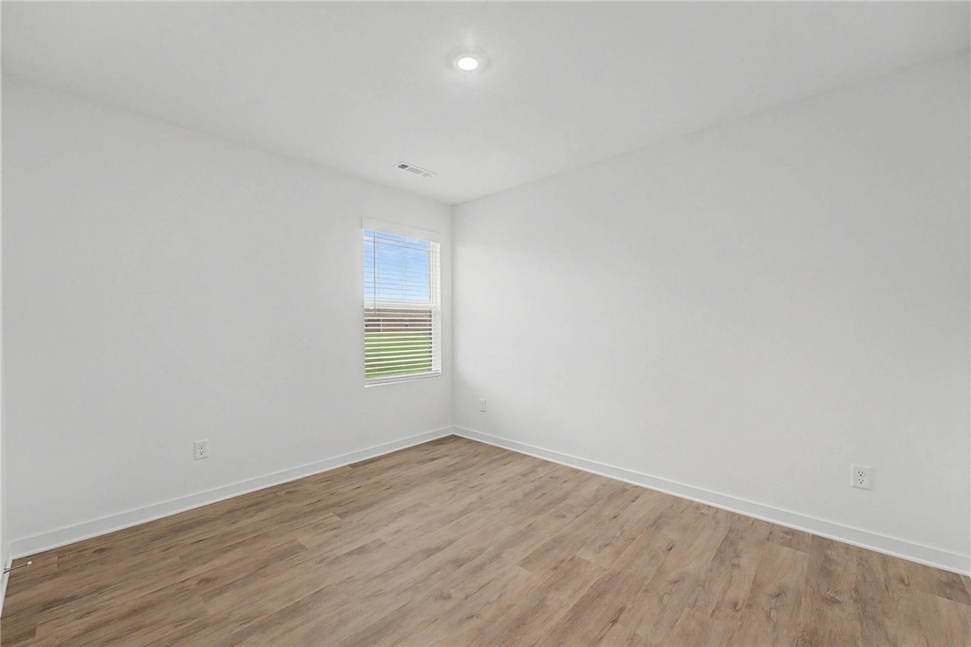 Wagon Wheel Crossing - Residential Lease